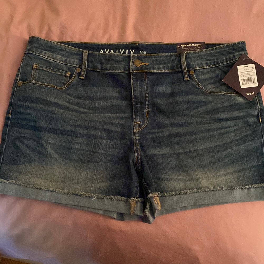 Ava Viv shorts size 18 w